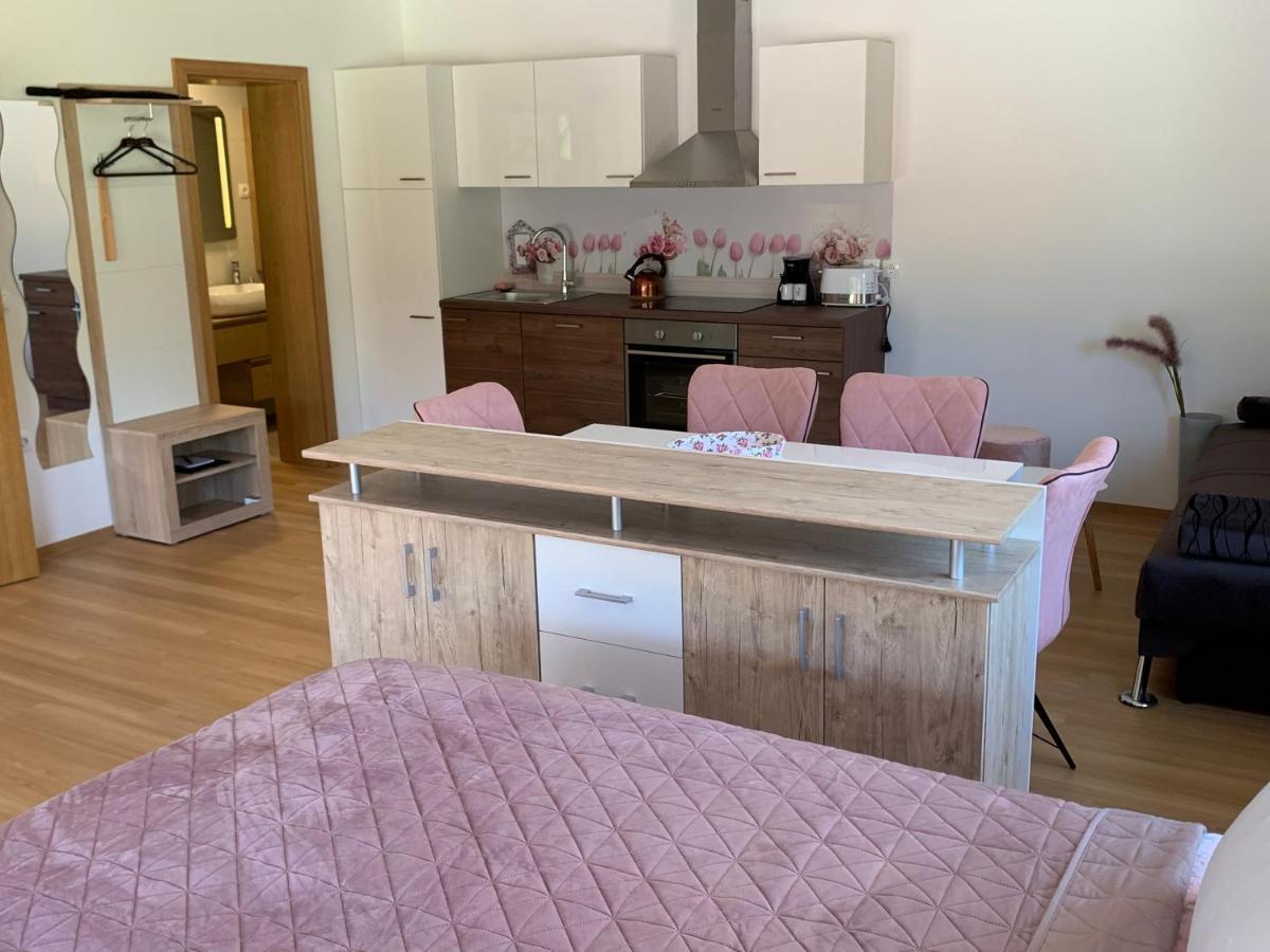 Apartmaji Pr' Nas Ласко Экстерьер фото